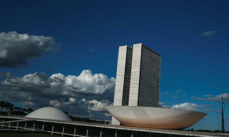 Center monumentos brasilia cupula plenario da camara dos deputados3103201338