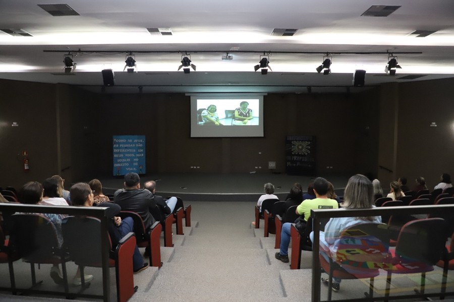 Center image 6487327 2 