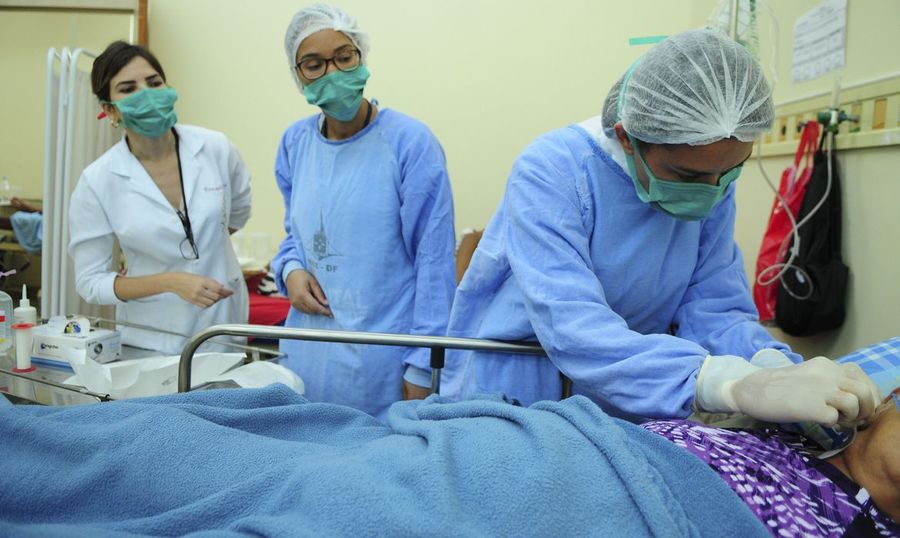 Center pronto socorro do hospital de santa maria recebe 30 enfermeiros voluntarios 25556810757