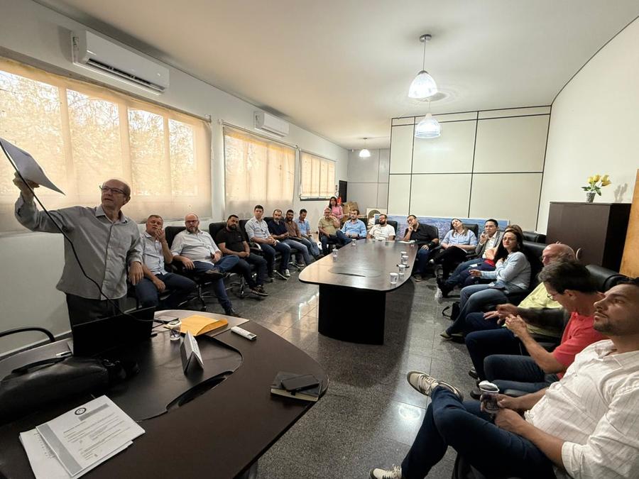 Center 09102025 lixo