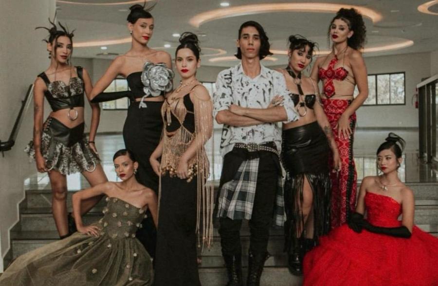 Center 20112025 estag