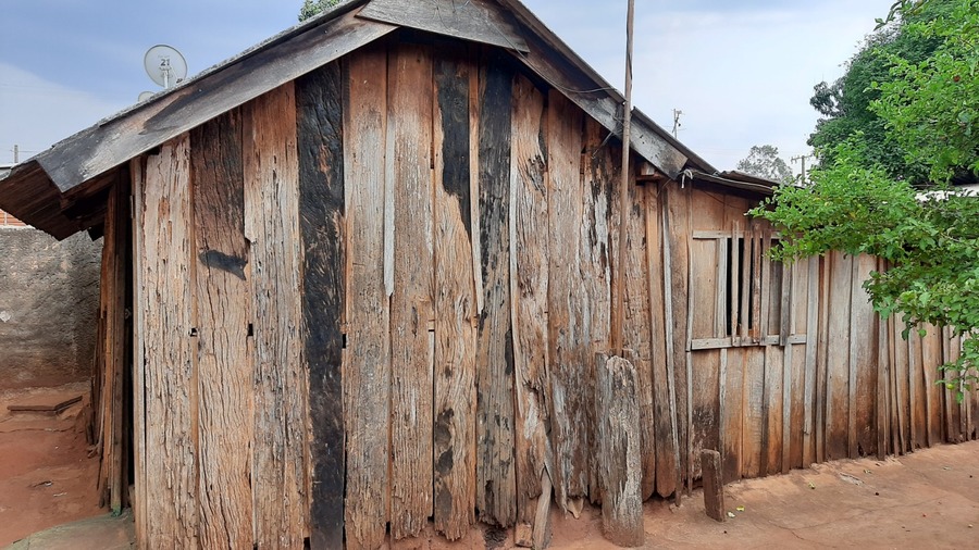 Center moradia prec ria